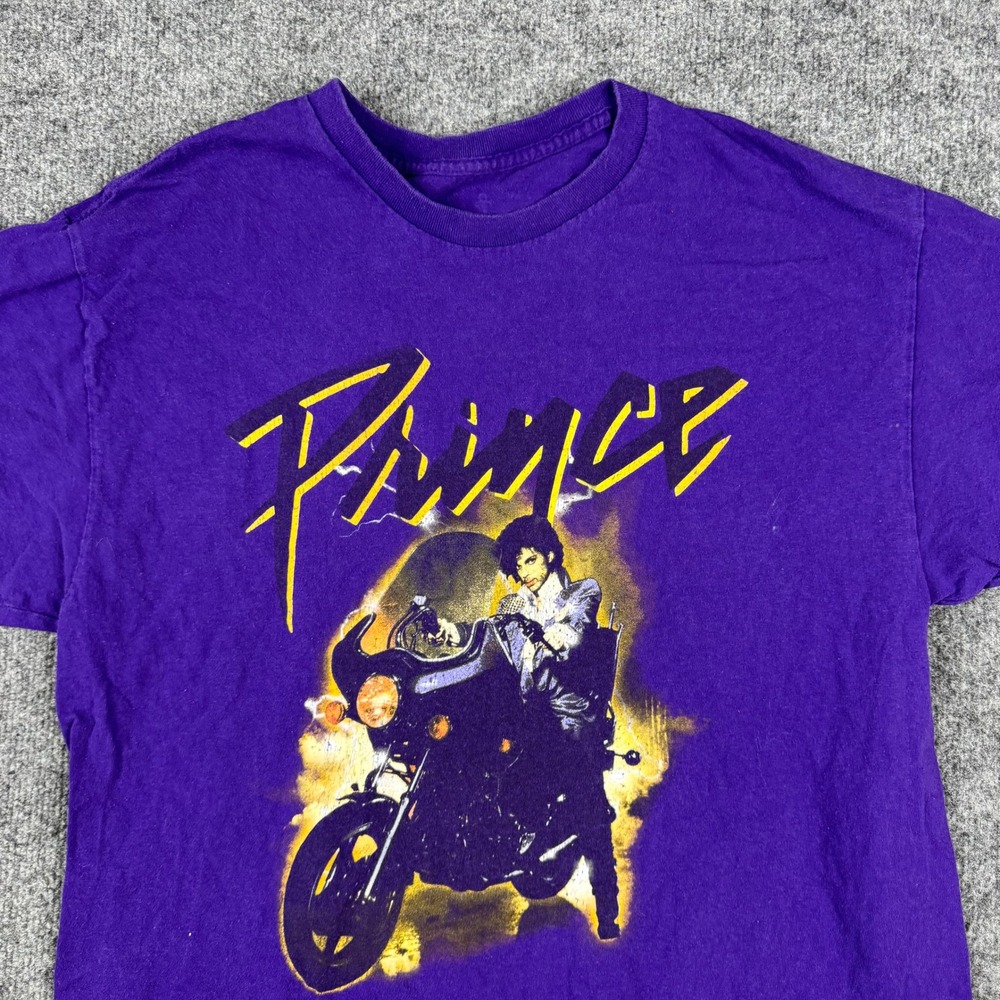 Prince T-Shirt Mens Size M Purple Graphic Purple Rain Motorcycle Band Tee